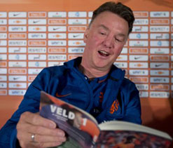 Van Gaal on brink of United job: Reports